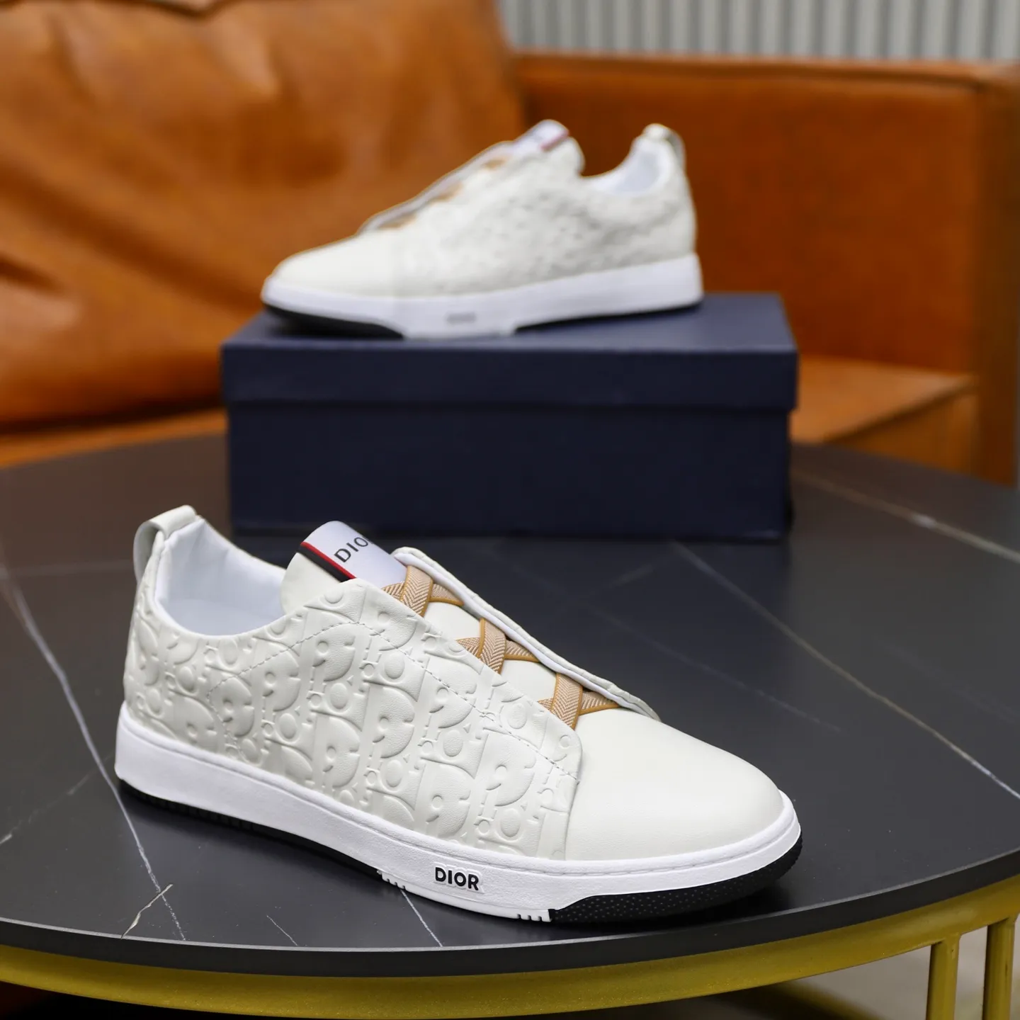Ex-factory price: 442💰🙅‍♂️🙅‍♂️🙅‍♂️ Brand: Dior DIOR Standard code: 38-44 (45 customized) Grade: Same as the official website Material: Original leather splicing, comfortable and breathable lining, original wear-resistant outsole Style category: Men's fashionable casual shoes, running shoes, noble luxury brand elements, top luxury Color: actual picture color